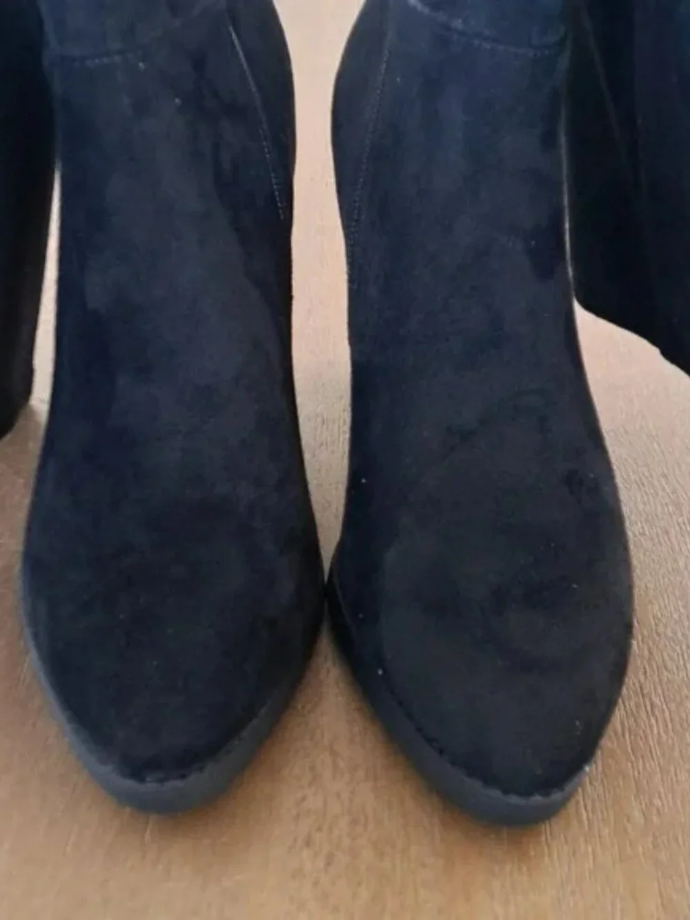 Aerosoles Lynx Boot - Color: Black Suede - Size: Women 6 - Picture 3 of 7